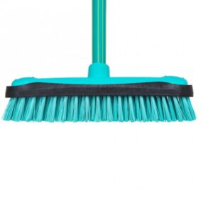 VASSOURA DE CHÃO BRAVA COM CABO